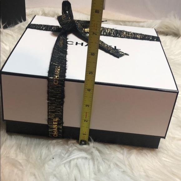 100% Auth CHANEL GIFT BOX w/ RIBBON - Picture 11 of 11
